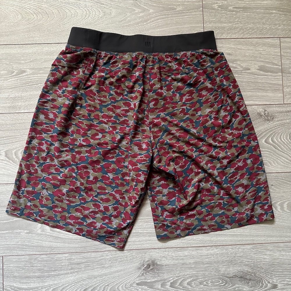 lululemon athletica Men's Athletic Shorts in Burgundy, Olive & Navy Camo